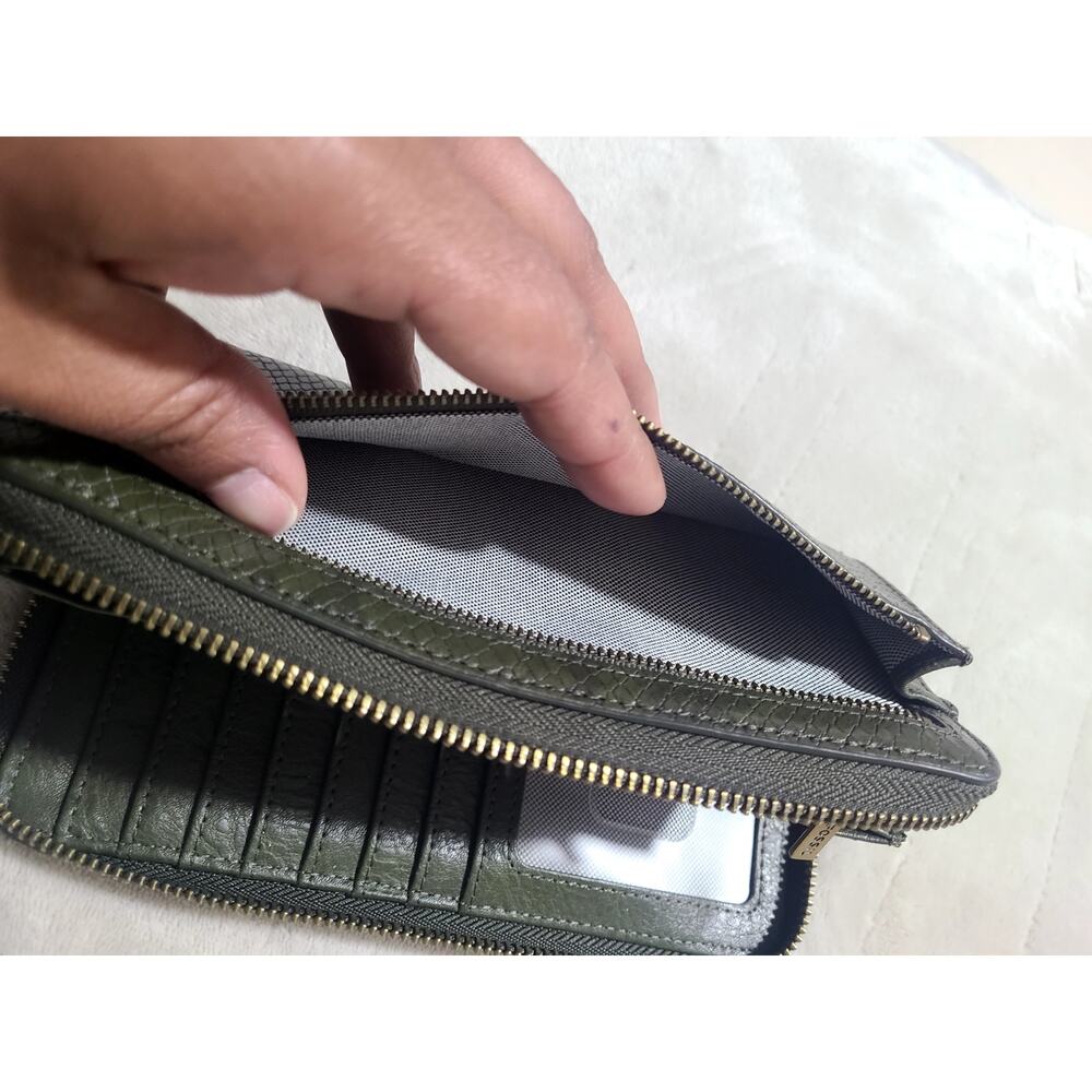 Fossil Green Leather Zip Around Wallet Clutch Snake Embossed Gold Hardware - Picture 7 of 8